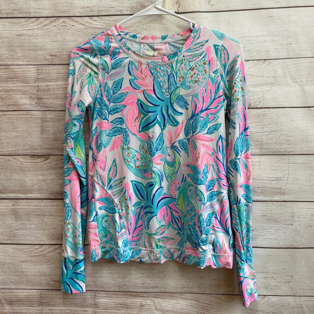 LILLY PULITZER LUXLETIC RENAU SUNGUARD TOP IN DO IT BETTER‎